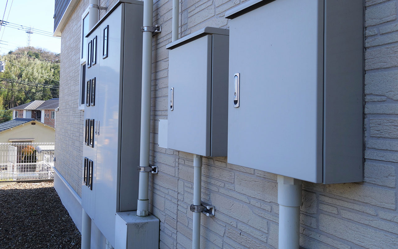 Quadri elettrici e contatori – Electric panels and contactor boxes